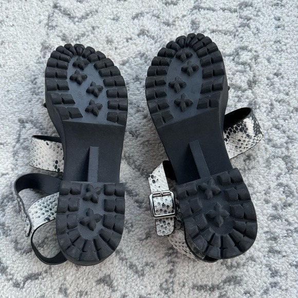 MADDEN GIRL CARTER PLATFORM REPTILE
LUG SANDALS Size 10 - Picture 10 of 12